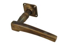 Single door handle right with rosette antique brass (1895)